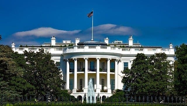 How to Kick Off Your Government Relations Career By Investing Just One Hour of Your Time Per Day Doing This